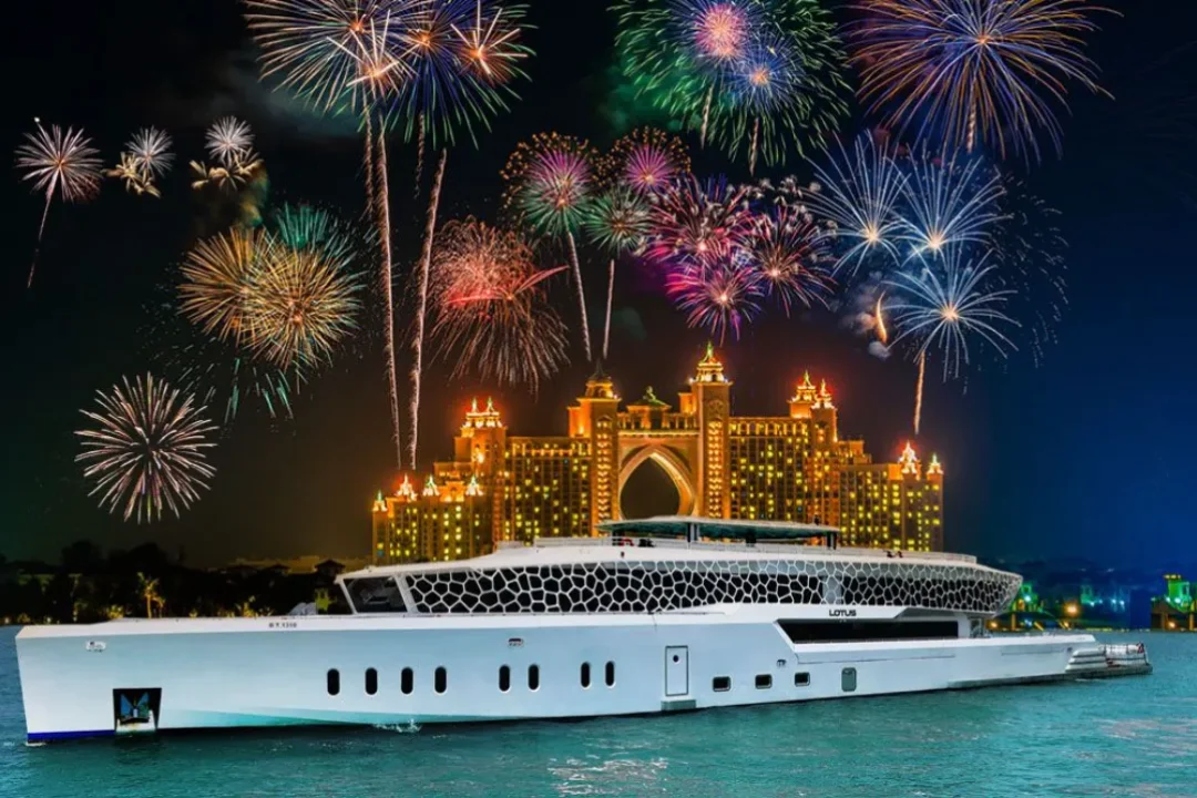 Luxury New Year’s Eve Yacht Party in Dubai (18)