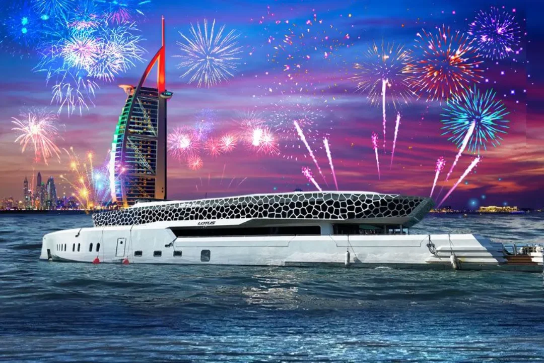 Luxury New Year’s Eve Yacht Party in Dubai (19)