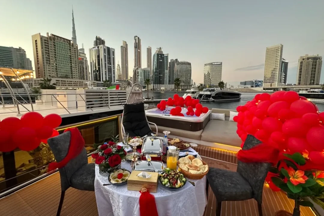 Private Romantic Yacht Dinner