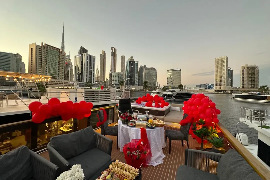 mk006 - Private Houseboat in Dubai for Parties (11)